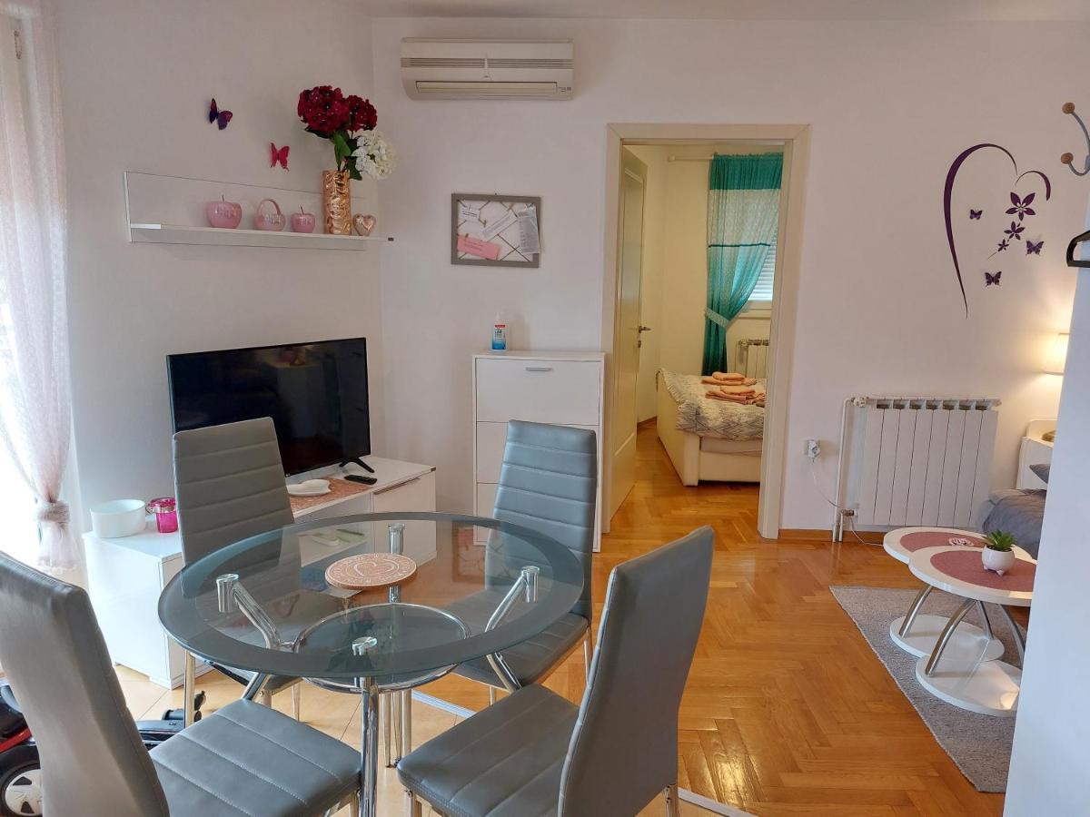 Apartman Suzy Pula Buitenkant foto
