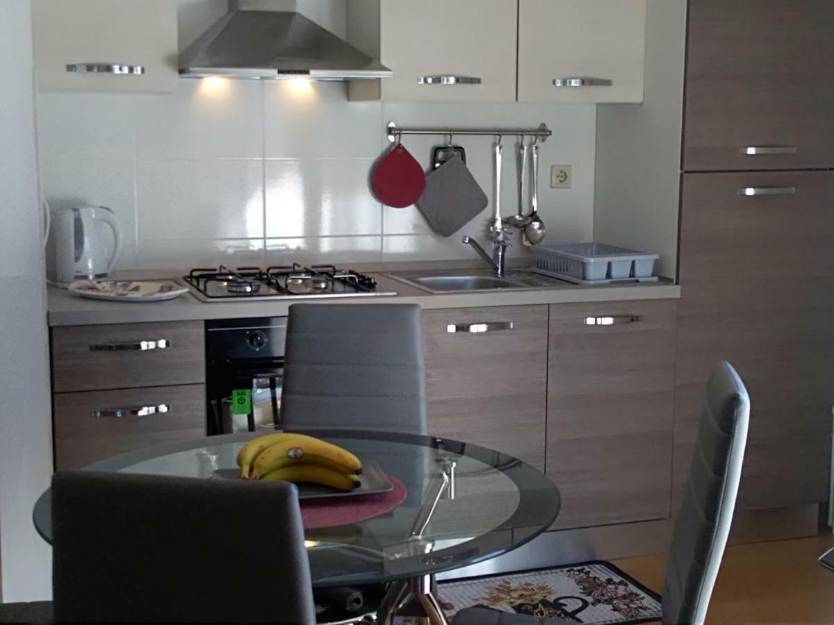 Apartman Suzy Pula Buitenkant foto